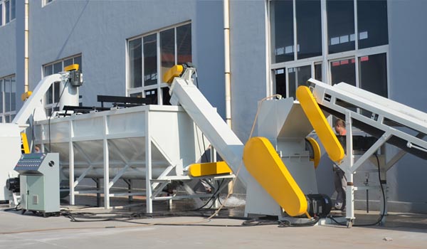 cleaning and crushing machine for recycled materials 