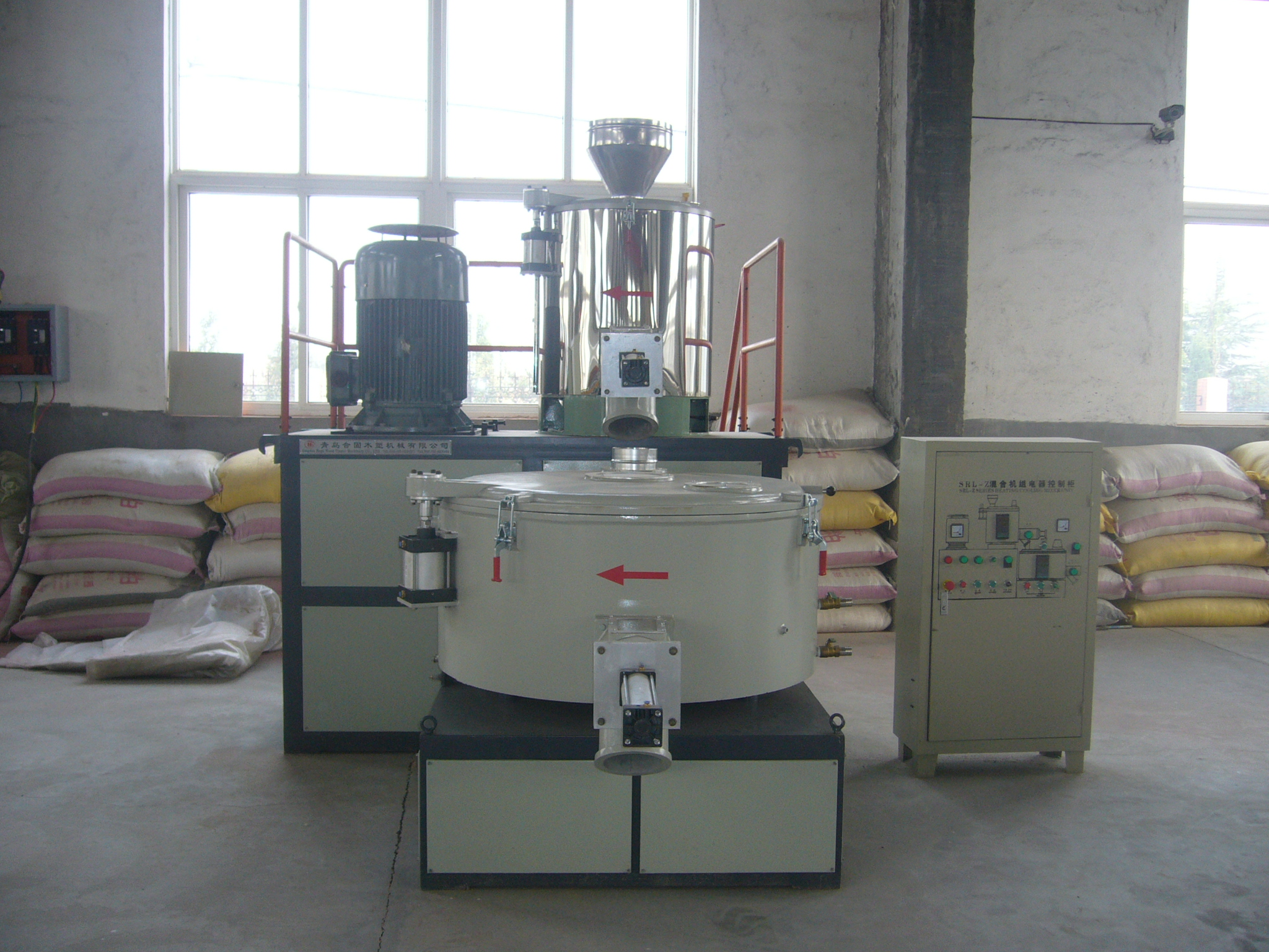 plastic mixer 